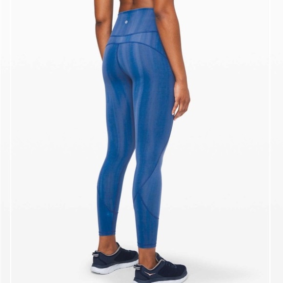 LULULEMON In Movement Tight 25” spray dye everlux size 4 - Picture 2 of 13